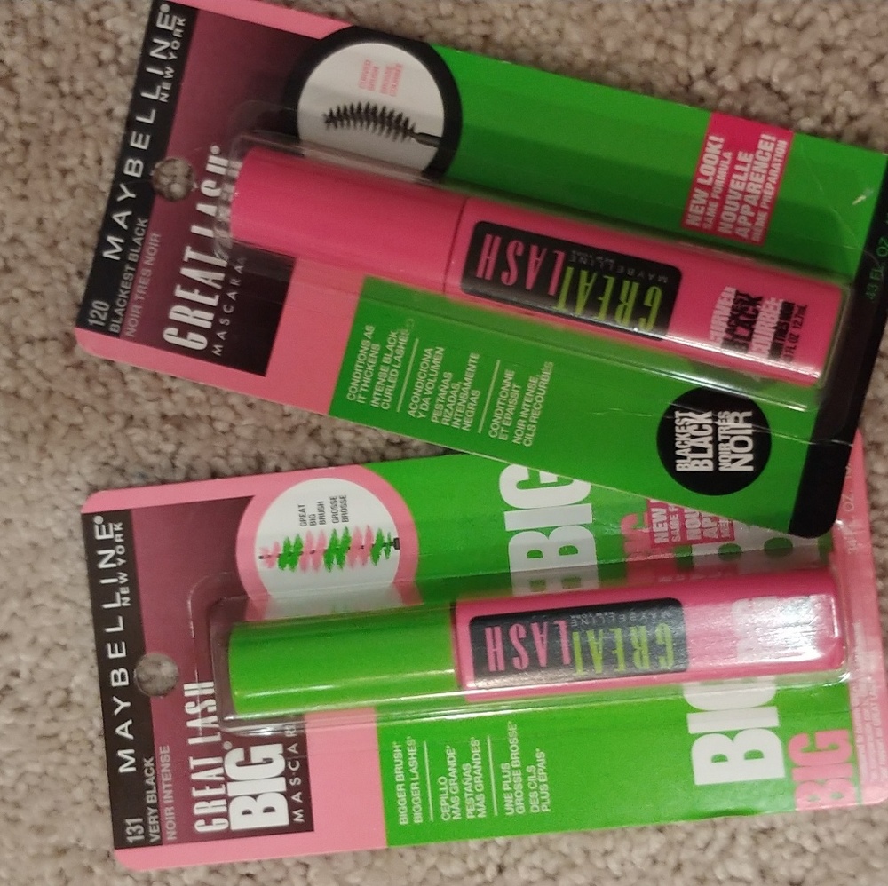 Very black mascara